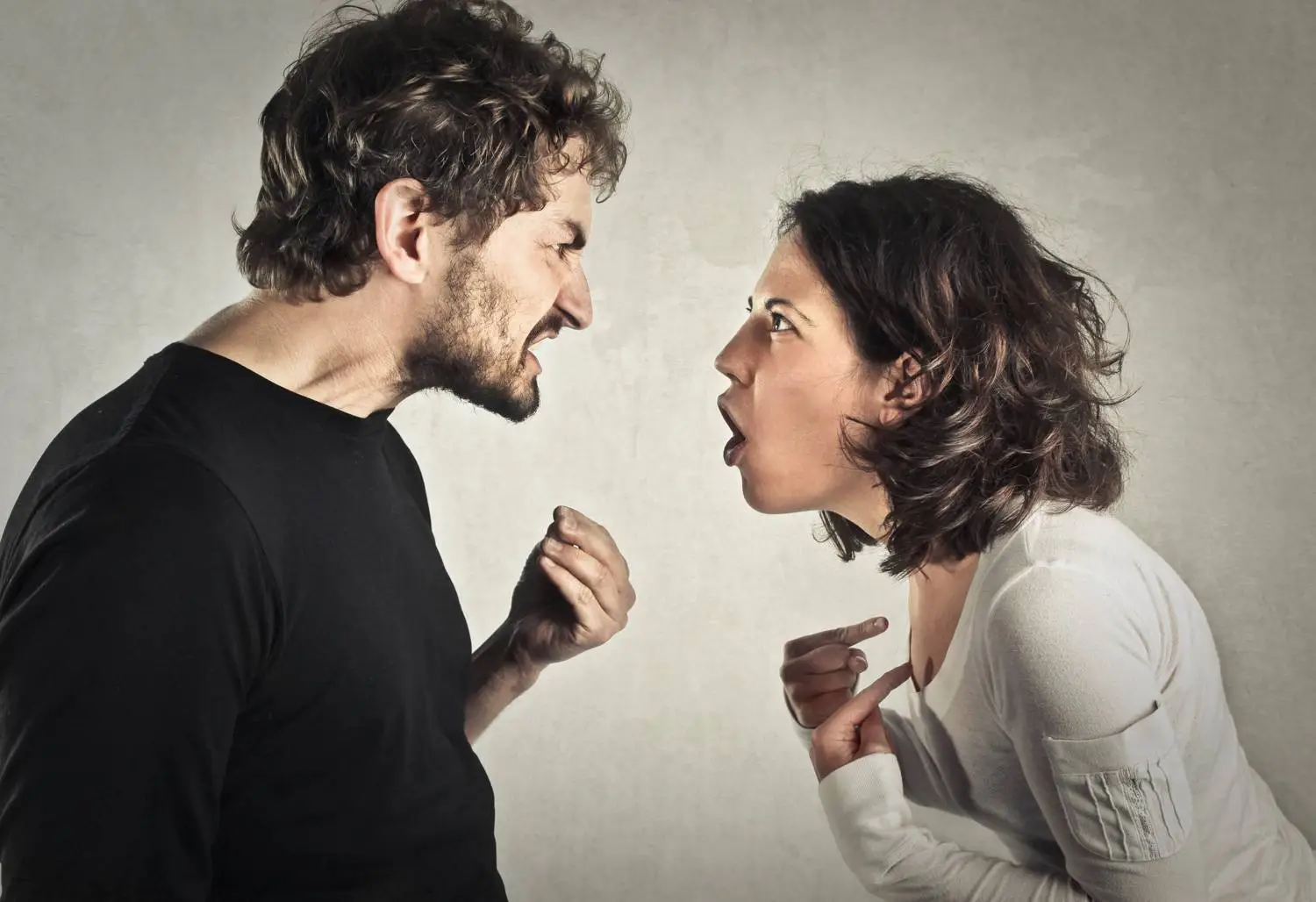 Cosa significa i panni sporchi si lavano in casa? Ecco l’incredibile significato